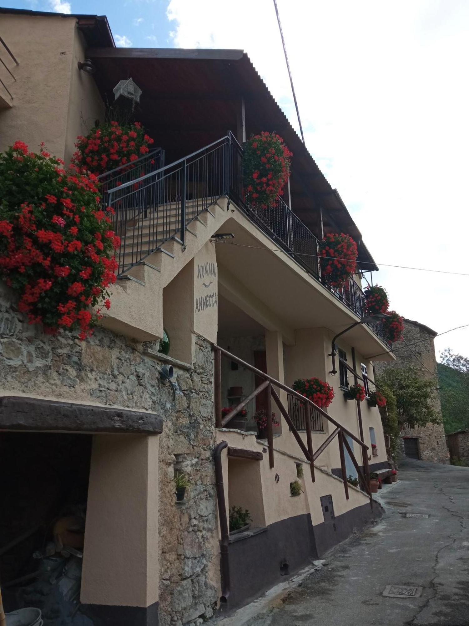 Agriturismo U'Spigu Nonna Annetta Nasino Exteriör bild