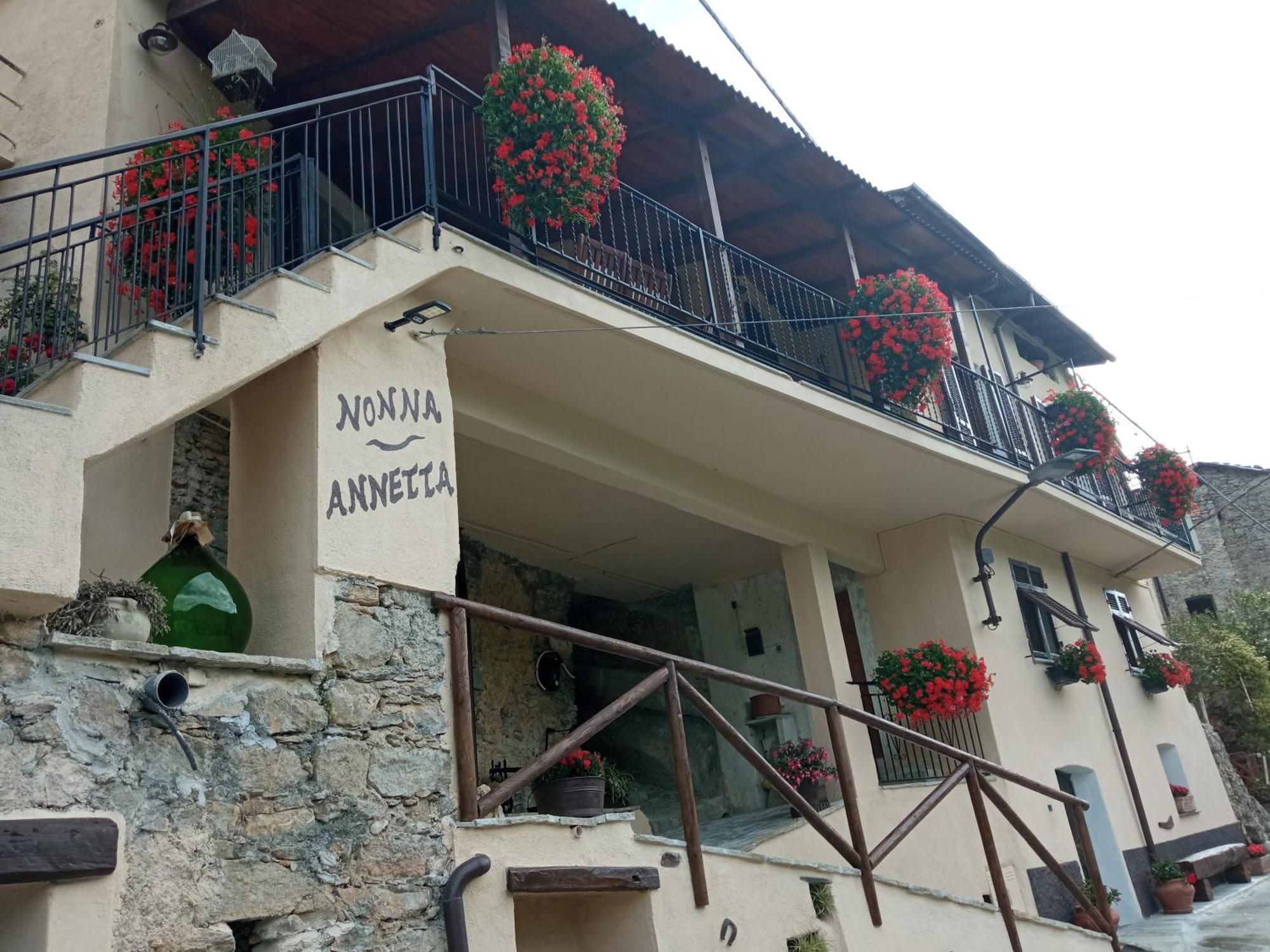 Agriturismo U'Spigu Nonna Annetta Nasino Exteriör bild